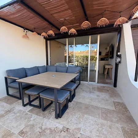 Villa Sexty-nine, 69 Heliovillage