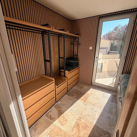 Sexty-nine, 69 Heliovillage * Agde