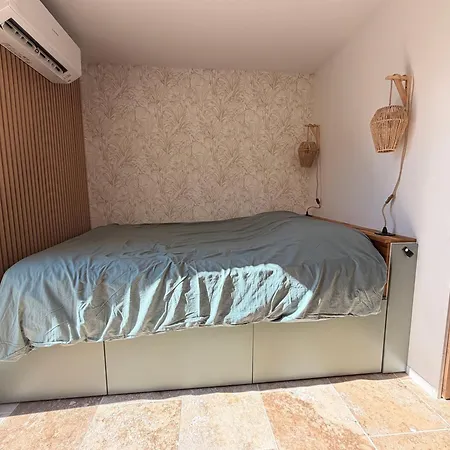 Sexty-nine, 69 Heliovillage Villa