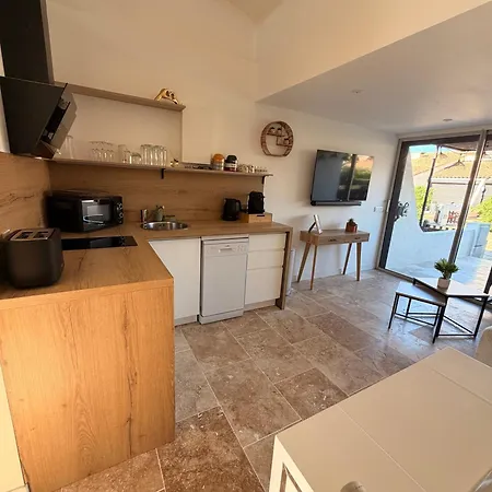 Sexty-nine, 69 Heliovillage Villa